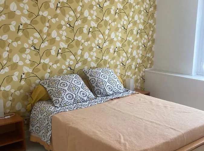 Slashdindonneau Quarto em Acomodações Particulares *